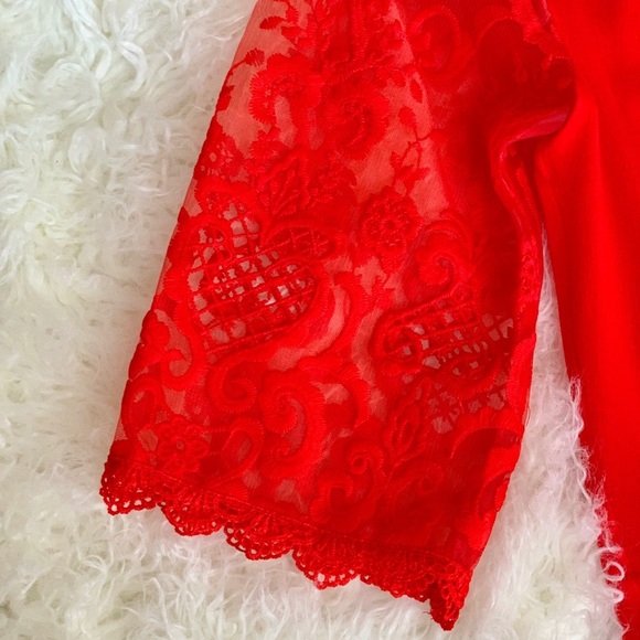 NEW UMGEE Bell Sleeve Floral Lace Ruffle Hem Top Size S - Picture 6 of 8